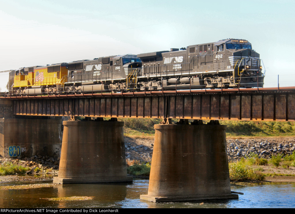 NS 4012 and 2586, UP 4336